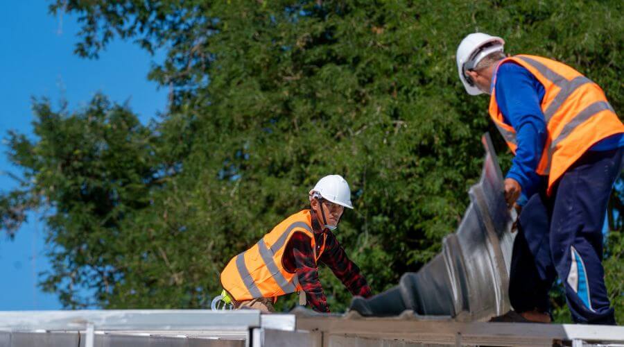 Professional gutter cleaning in Oak Ridge, NJ